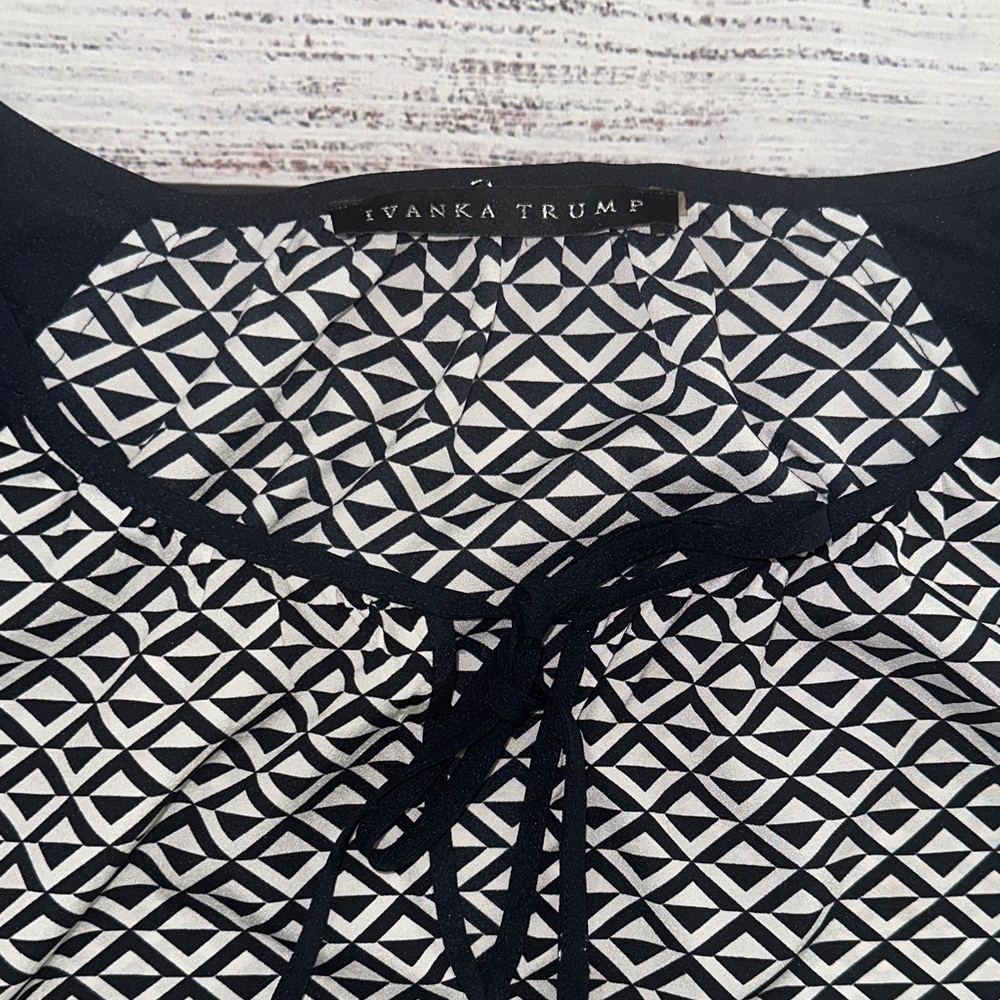 Ivanka Trump Blouse Sz. M - Picture 2 of 7